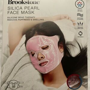 Brookstone Pink Silica Pearl Face Mask